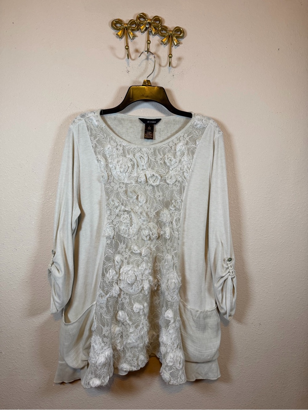 Ali Miles Ivory Lace Floral-Appliqué and Lace Tunic. Size L